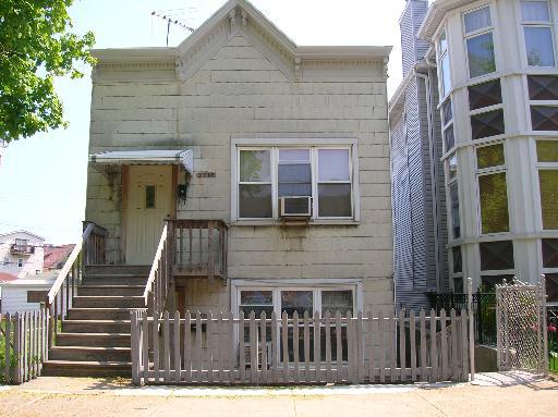 3011 N Oakley Ave., Chicago, IL 60618