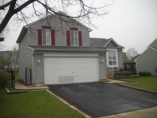 132 Red Cedar Dr., Streamwood, IL 60107