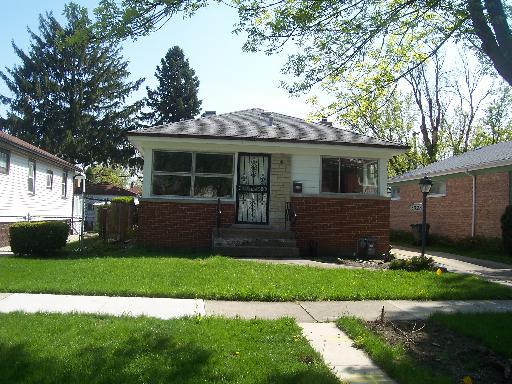 3326 Monroe St., Bellwood, IL 60104
