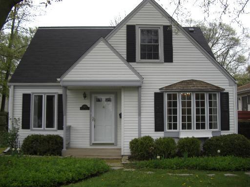 1085 Central Ave., Highland Park, IL 60035