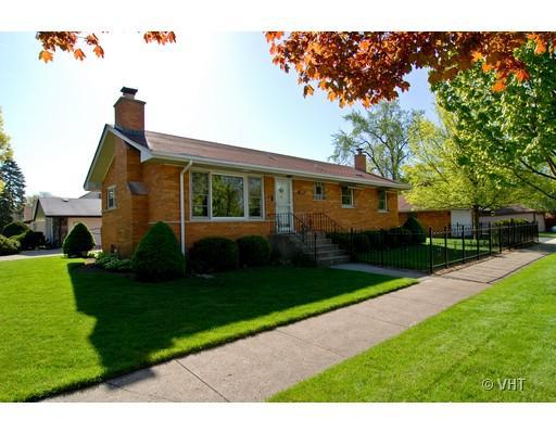 9047 28th St., Brookfield, IL 60513