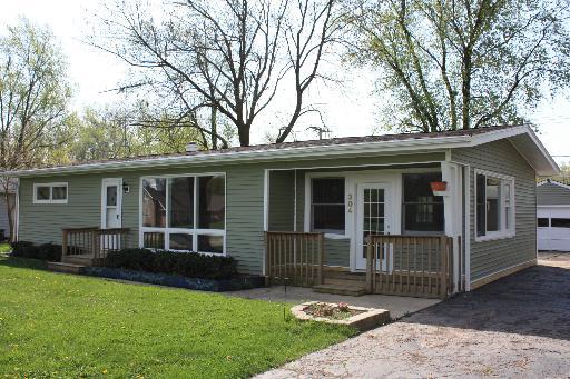 304 Oak St., North Aurora, IL 60542