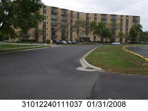 18400 Cherry Creek Dr. #401, Homewood, IL 60430