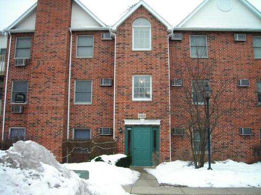 1382 Cunat Ct. #1A, Lake In The Hills, IL 60156