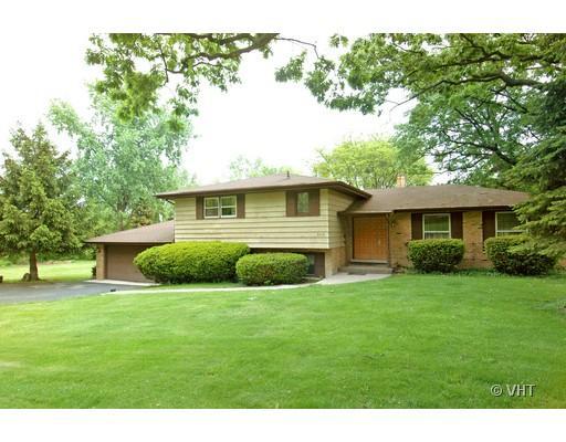 8415 S Brookridge Rd., Downers Grove, IL 60516