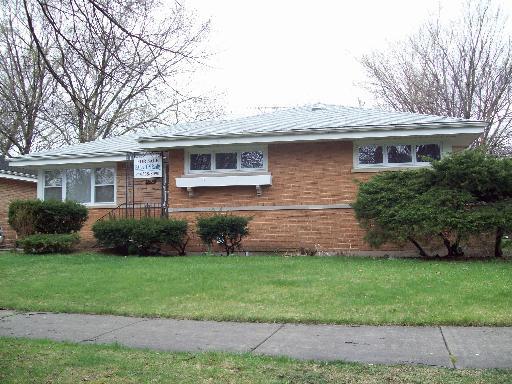 8934 N Central Park Ave., Skokie, IL 60076