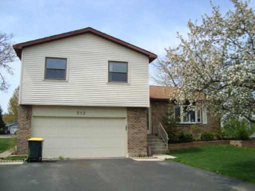 512 Heather Ln., Carol Stream, IL 60188