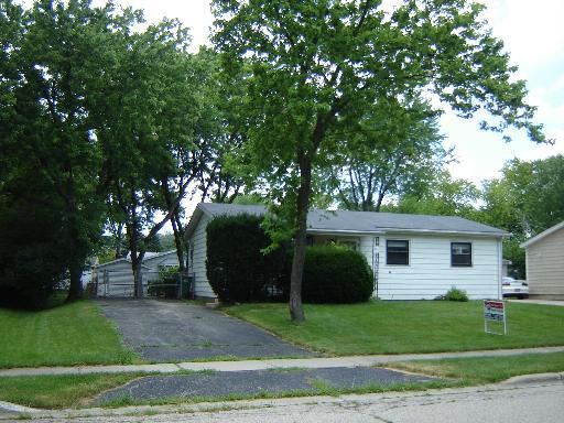 677 Walnut Rd., Wauconda, IL 60084