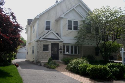 229 Leitch Ave., La Grange, IL 60525