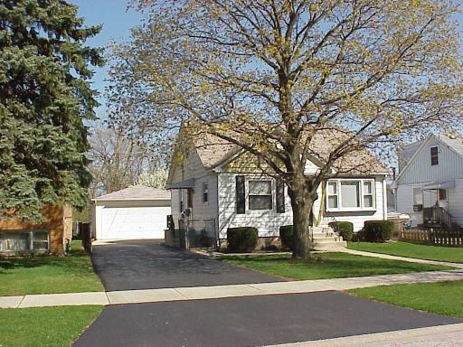 9519 S Natoma Ave., Oak Lawn, IL 60453