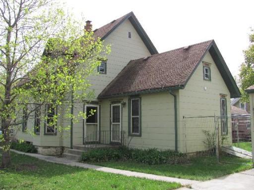 320 Illinois St., East Dundee, IL 60118