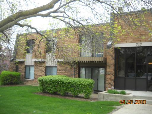 717 Tipperary Ct. #2C, Schaumburg, IL 60193