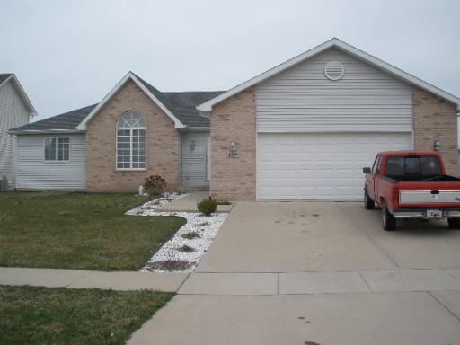 685 Circle Dr., Coal City, IL 60416