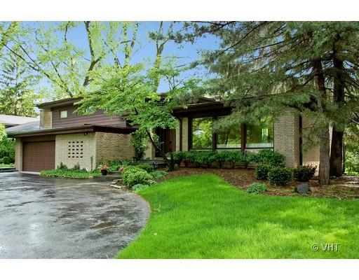 1001 Edgebrook Ln., Glencoe, IL 60022