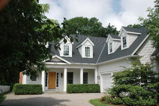 618 S Cook St., Barrington, IL 60010