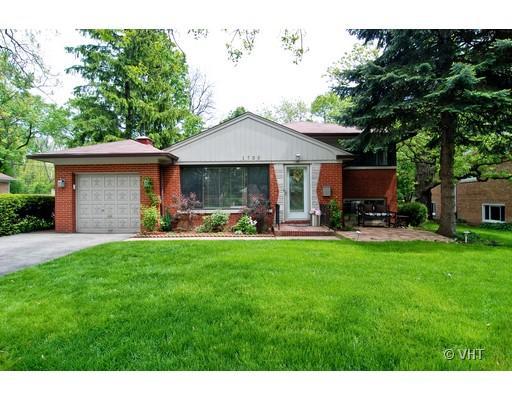 1709 Marcee Ln., Northbrook, IL 60062
