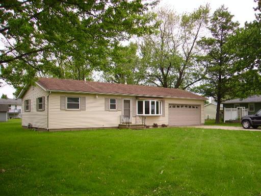 208 E Odell St., Gardner, IL 60424