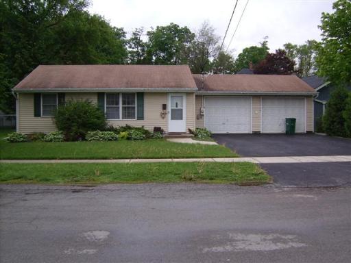 318 Plymouth Ct., Sycamore, IL 60178