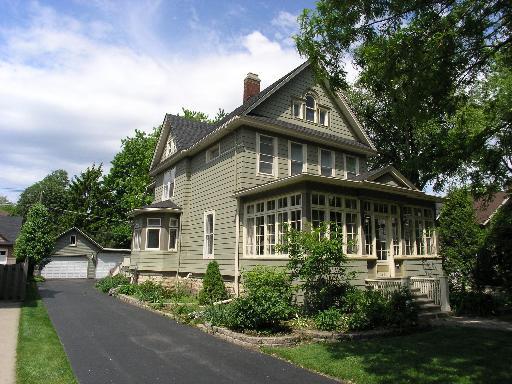 226 S 7th Ave., La Grange, IL 60525
