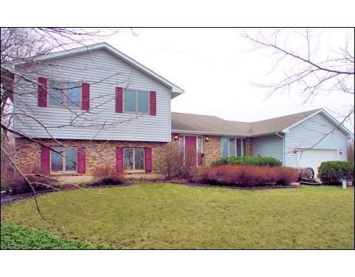 8123 E Sandwich Rd., Hinckley, IL 60520