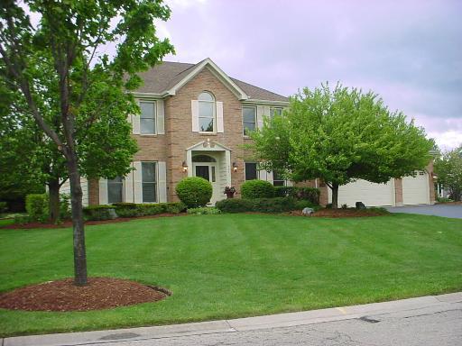 701 Fairway View Dr., Algonquin, IL 60102