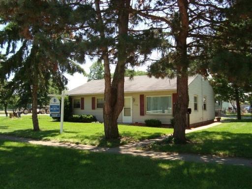 216 Maple Ave., Woodstock, IL 60098