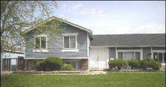 1325 Hialeah Ln., Hanover Park, IL 60133