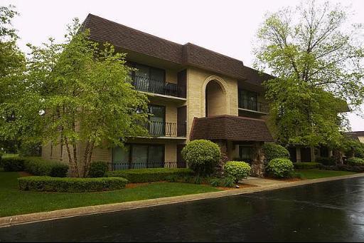 7703 Sussex Creek Dr. #1B, Darien, IL 60561
