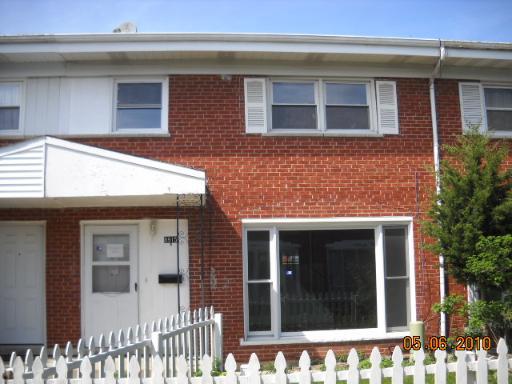 8915 Robin Dr. #B, Des Plaines, IL 60016