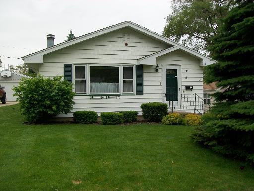605 Glenview Ave., Aurora, IL 60505