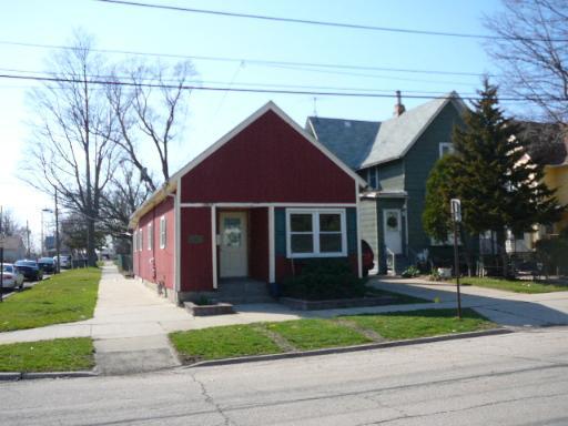 650 Grace St., Elgin, IL 60120