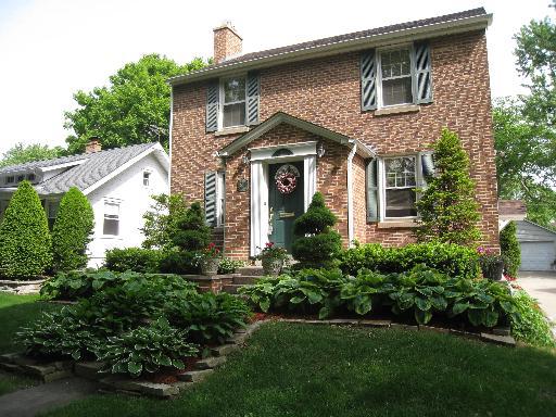 884 Walter Ave., Des Plaines, IL 60016