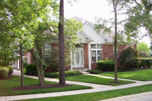 401 Commons Cir., Clarendon Hills, IL 60514
