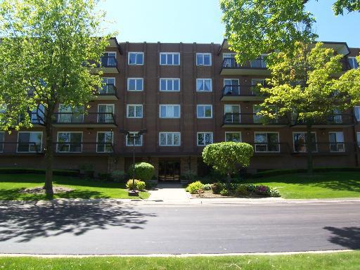 8001 Courte Dr. #311, Niles, IL 60714
