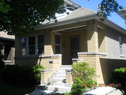 5520 W Roscoe St., Chicago, IL 60641