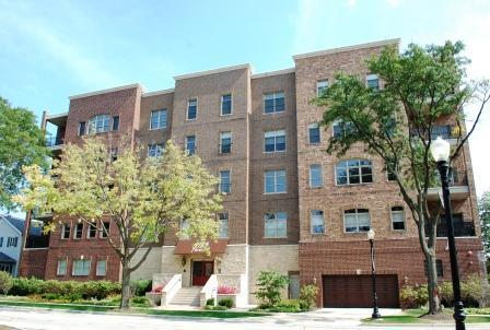 4929 Forest Ave. #4G, Downers Grove, IL 60515