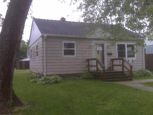 423 Maplewood Ave., Dekalb, IL 60115