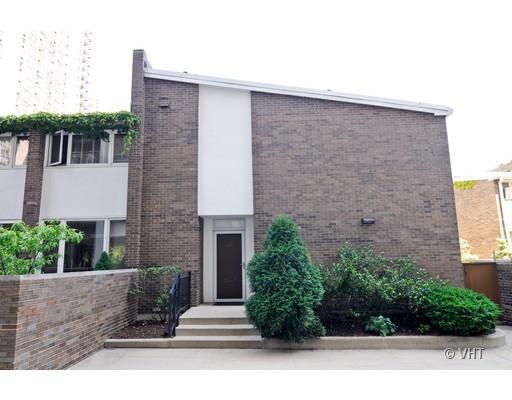 84 W Schiller St., Chicago, IL 60610