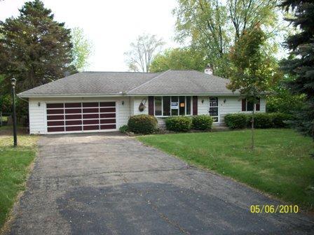9 Walnut Ln., Algonquin, IL 60102