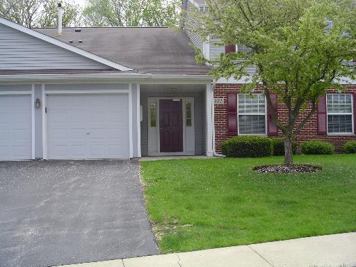 371 Woodview Cir. #A, Elgin, IL 60120