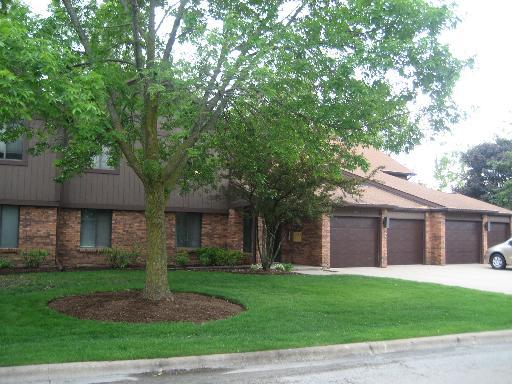 5 Creekside Dr. #D, Elgin, IL 60123