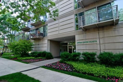 705 11th St. #206, Wilmette, IL 60091