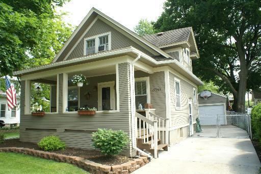 657 Grand Ave., Elgin, IL 60120