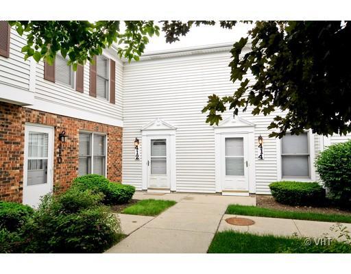 412 Kensington Ct., Naperville, IL 60563