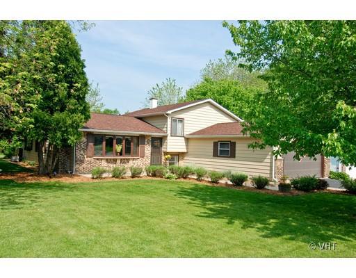 564 N Greenleaf St., Gurnee, IL 60031