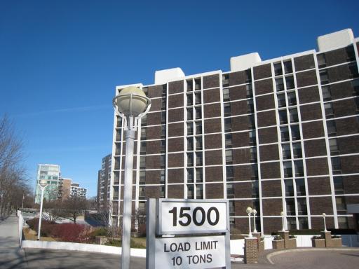 1500 Sheridan Rd. #8D, Wilmette, IL 60091