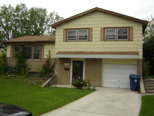 9008 Forest Ln., Hickory Hills, IL 60457