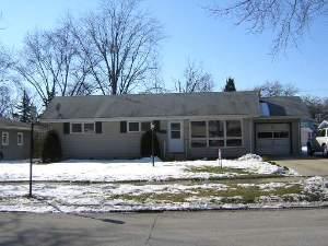 638 Iroquois Dr., Aurora, IL 60506