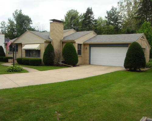 1315 Halsted Rd., Rockford, IL 61103