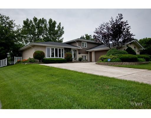 1501 Carrol Ct., Darien, IL 60561